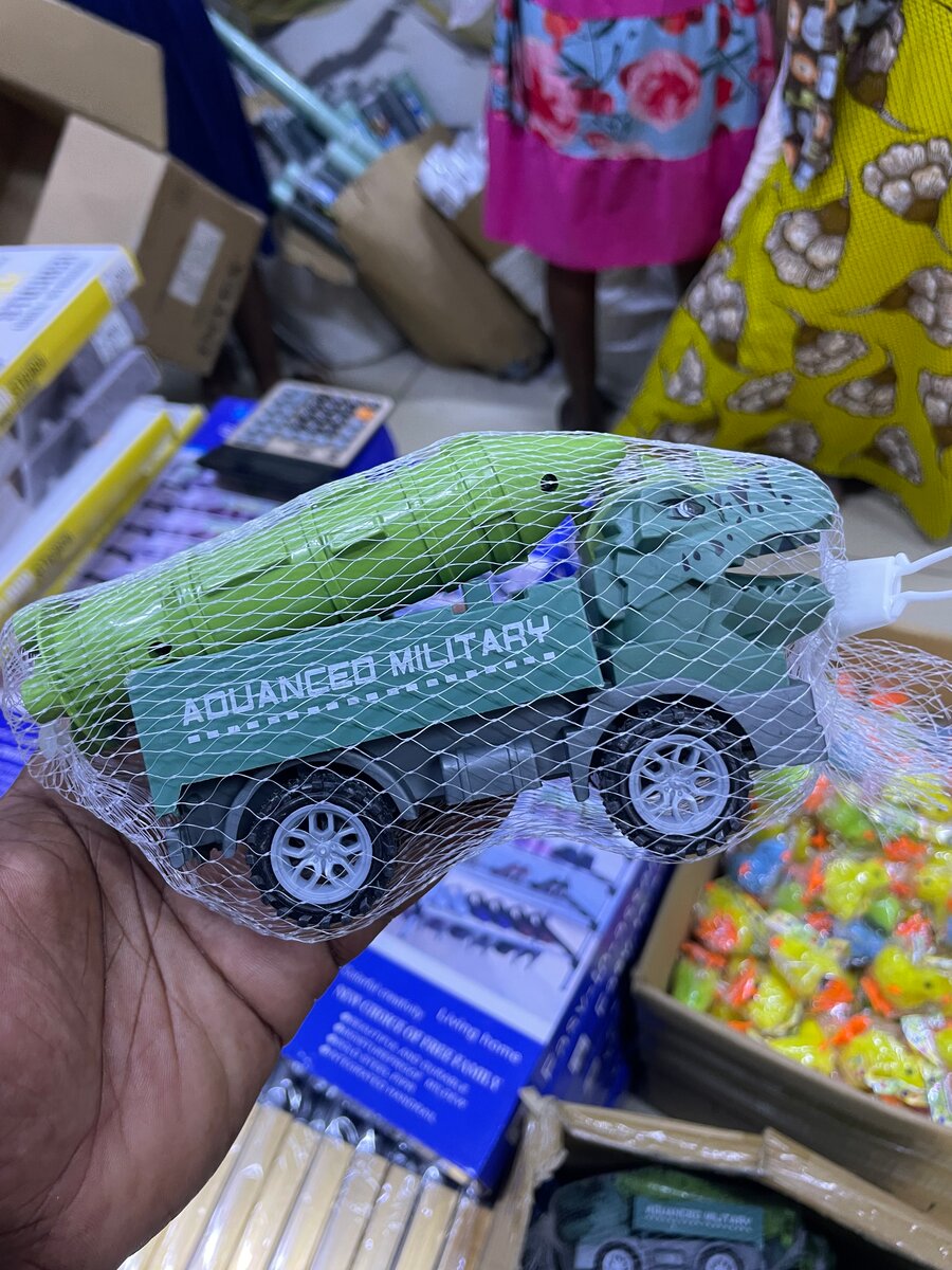 Camion militaire jouet vert