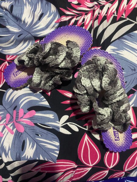 Sandales tricotées colorées