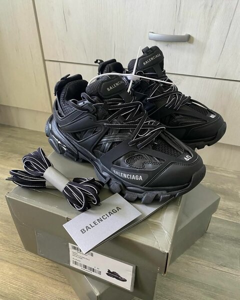 Balenciaga track snacker