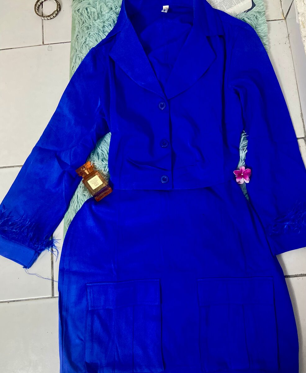 Robe bleue élégante pour femmes