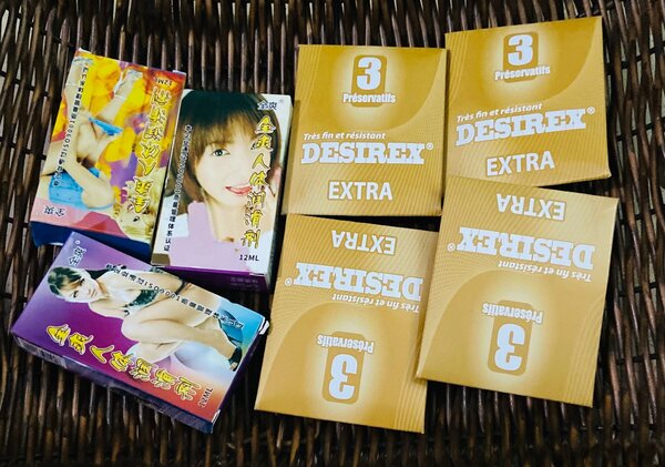 12 préservatifs + 3 lubrifiant