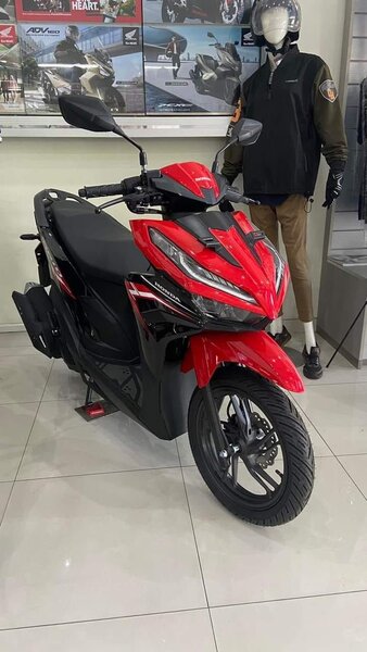 Scooter urbain rouge élégant