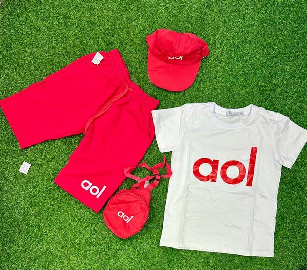 Ensemble sportif pour enfants aol
