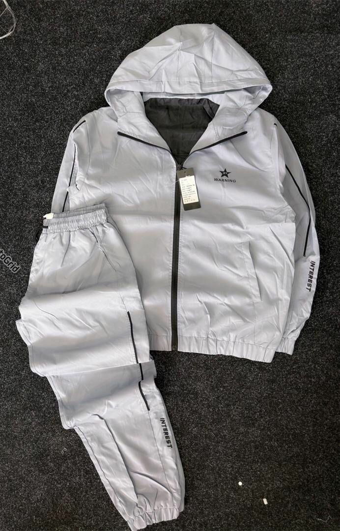 Ensemble de survêtement moderne