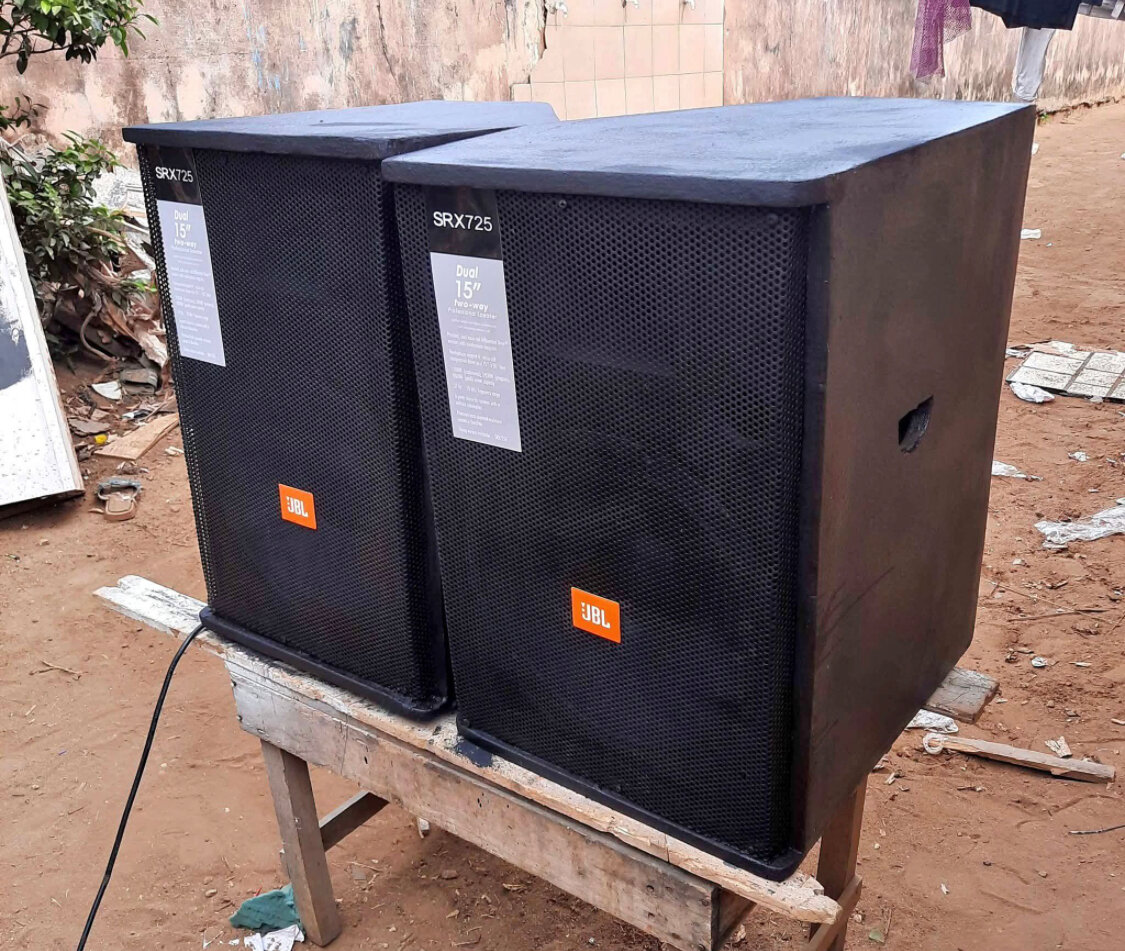 Enceintes JBL SRX715