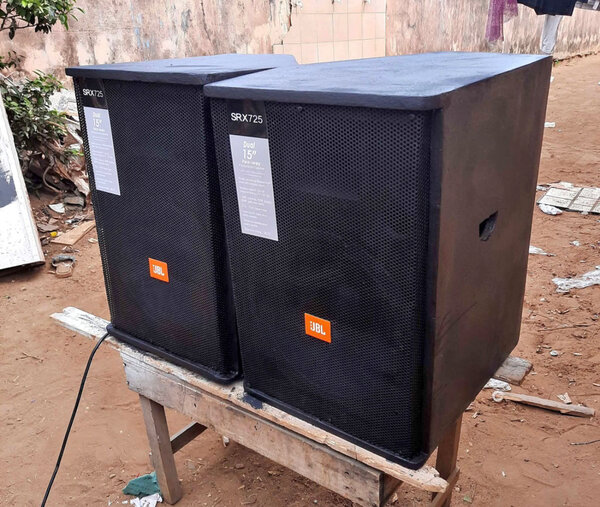 Enceintes JBL SRX715