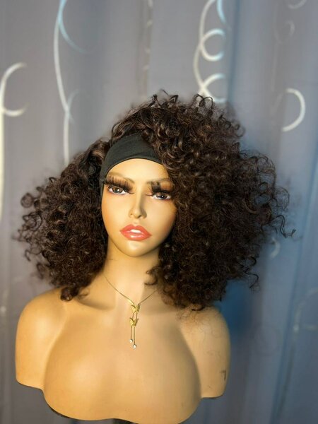 Perruque Bouclée avec Bandeau