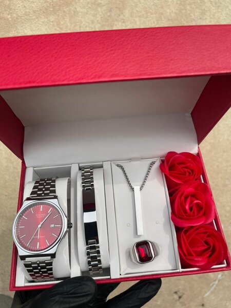 Montre avec bracelet et collier