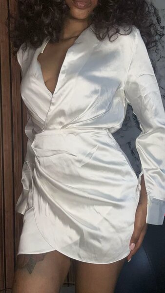 Robe élégante asymétrique