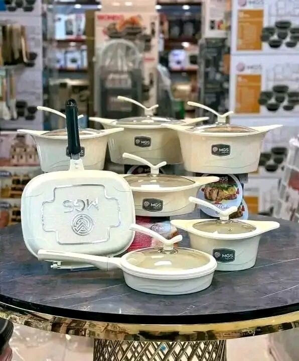 Ensemble de casseroles élégantes