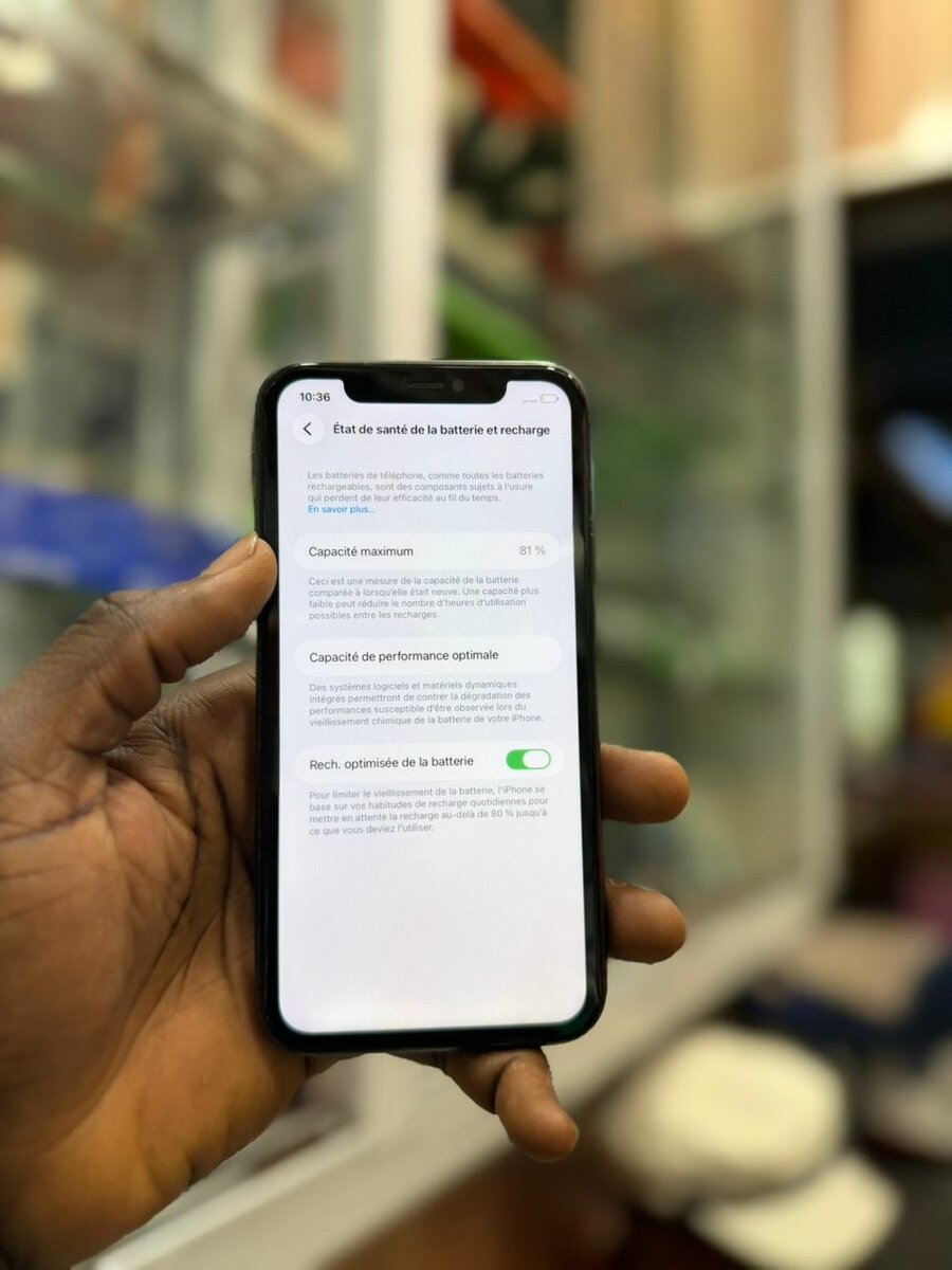 iPhone 11 Noir 64 Go