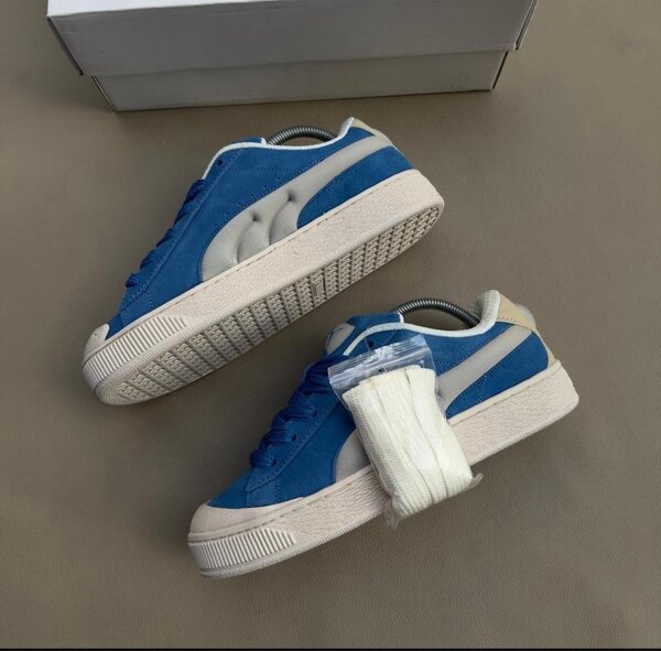 Baskets bleues tendance