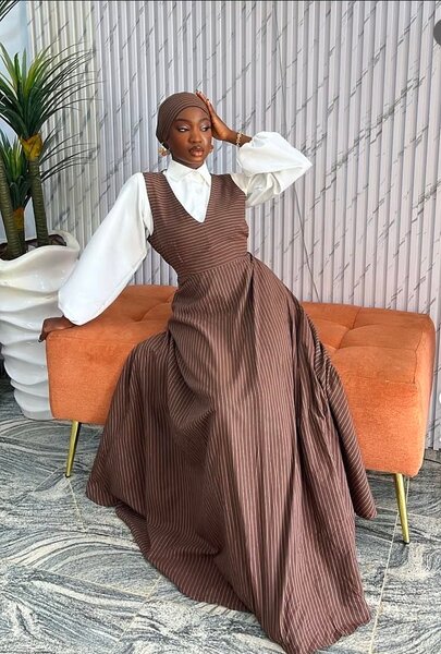 Robe élégante longue modeste