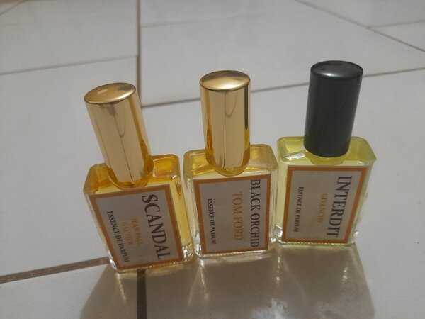 Parfums Essences Luxueuses