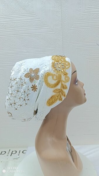 Turban brodé élégant