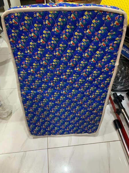 Lit Bébé parapluie +matelas