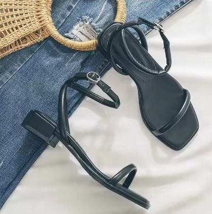 Sandales à talons croisés