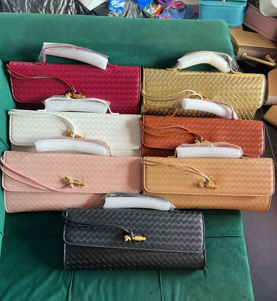 Sac à main tissé élégant