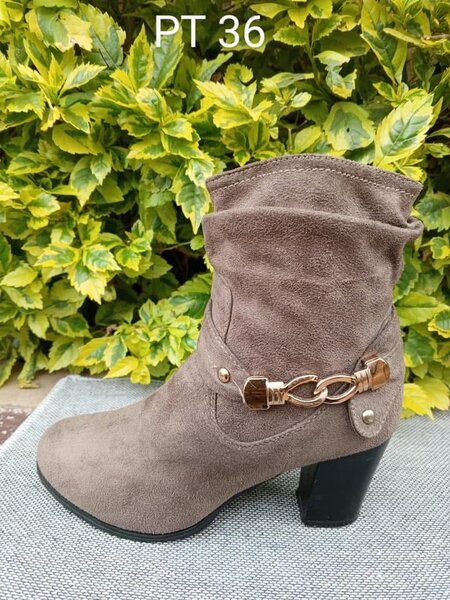 Bottines en daim élégantes