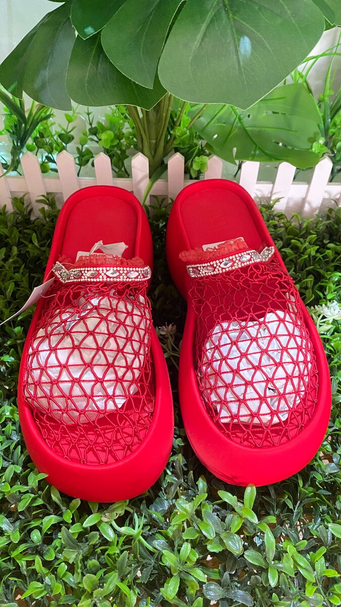 Sandales rouges élégantes