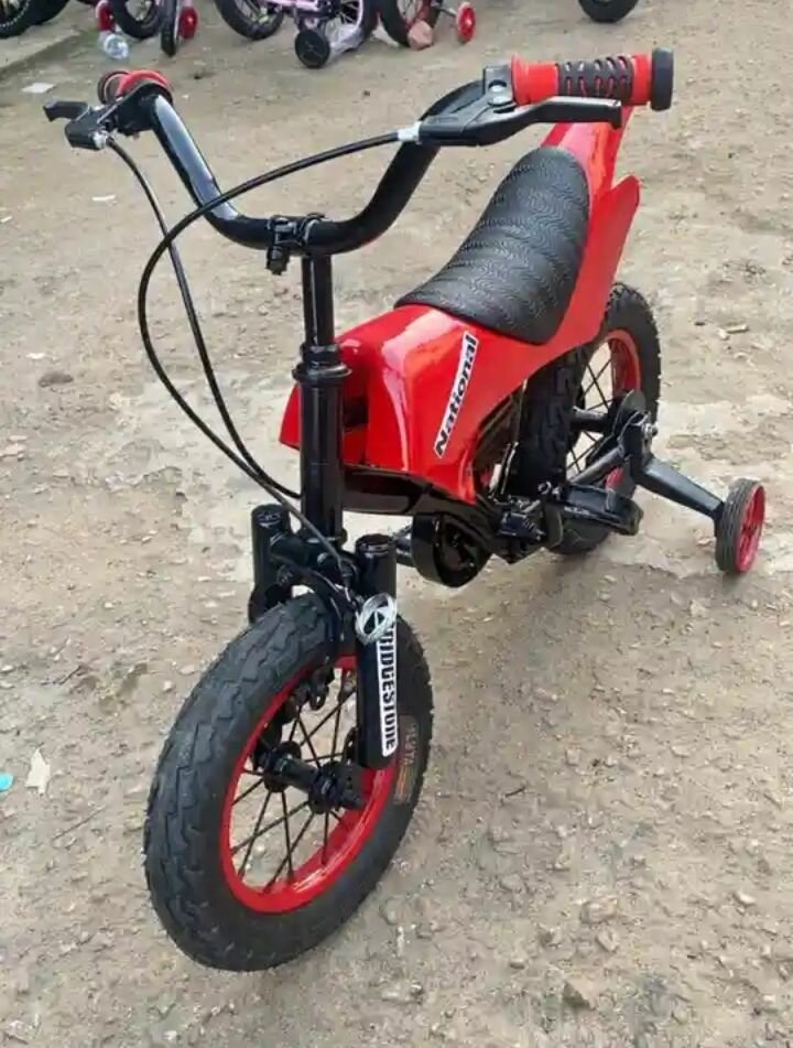 Vélo Enfant Rouge Sympa