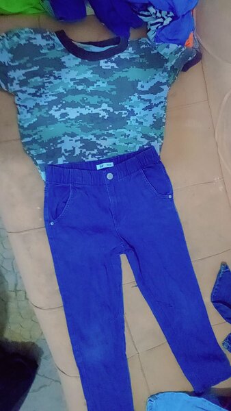 T-shirts enfants avec jeans