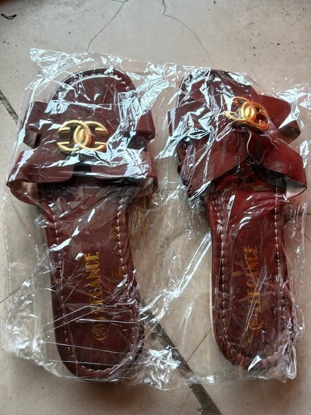 Sandales en cuir classiques