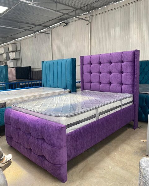 Lit capitonné avec matelas - Design Luxueux