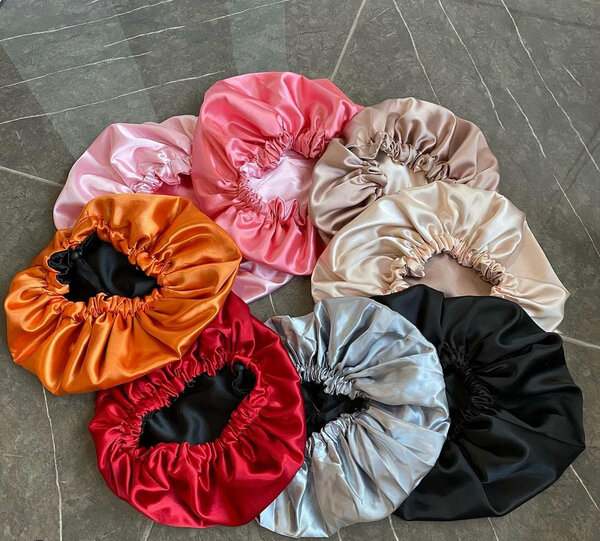 Bonnet en satin pour cheveux