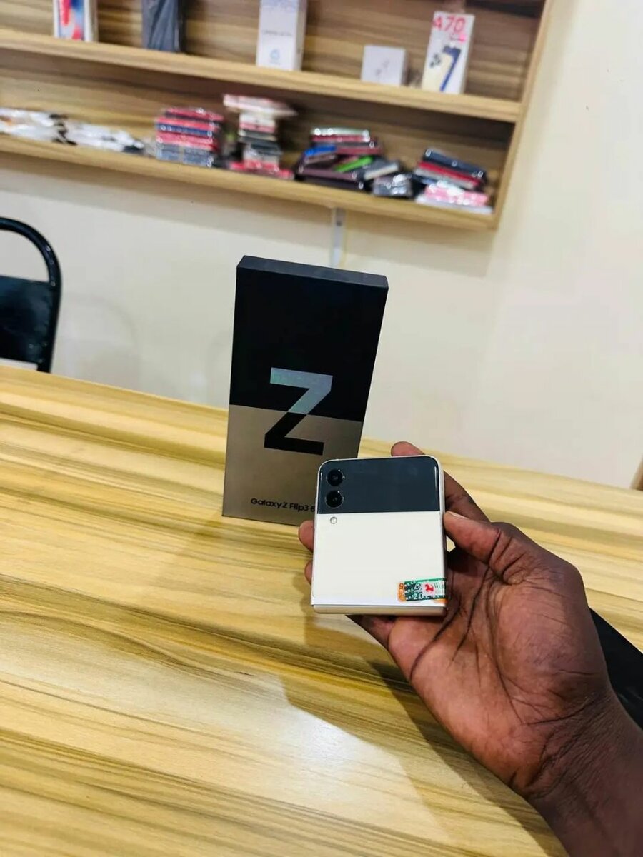 Samsung Galaxy Z Flip 5G