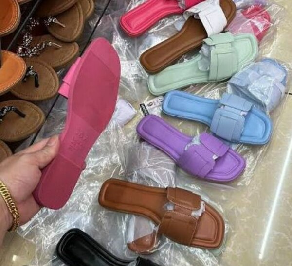 Claquettes colorées Wisteria