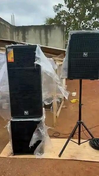 Enceinte et micro professionnel EV & HURE