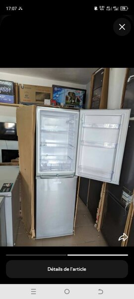Réfrigérateur combiné moderne