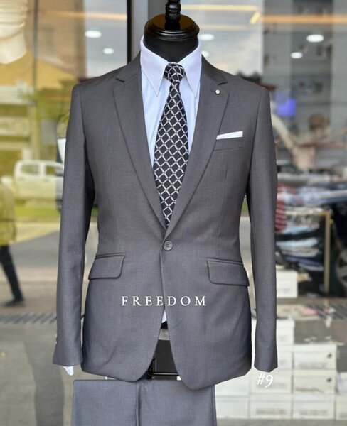 Costume élégant pour homme