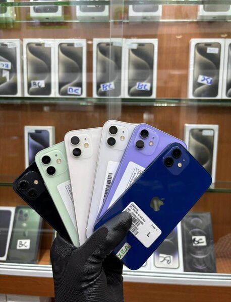 iPhone 12 - Smartphone