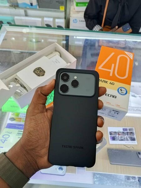 Tecno Spark 40 Noir