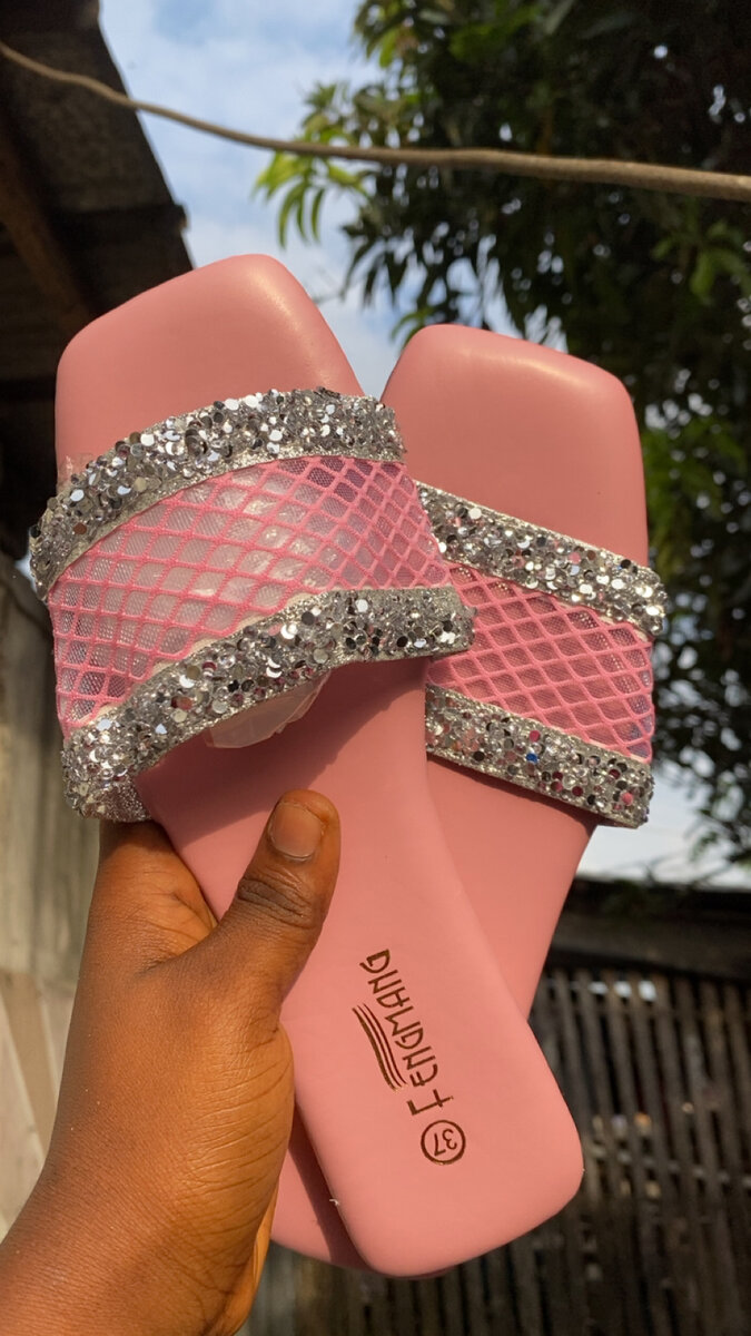 Sandales à paillettes roses
