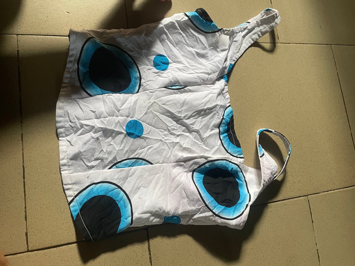 Top blanc à motifs colorés