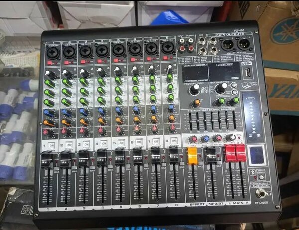 Table de mixage 8 canaux pro