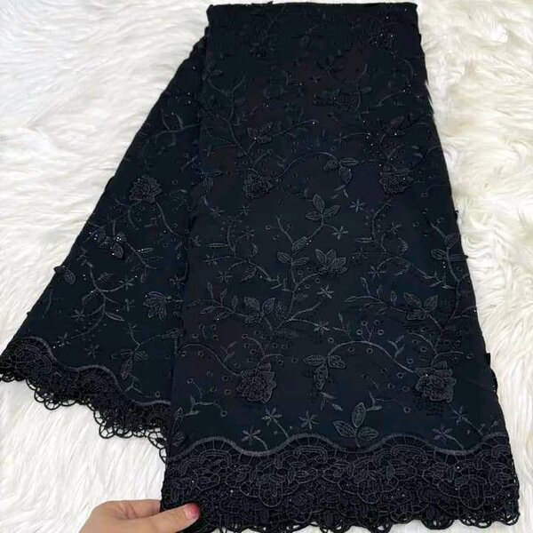 Tissu Dentelle Brodé Noir