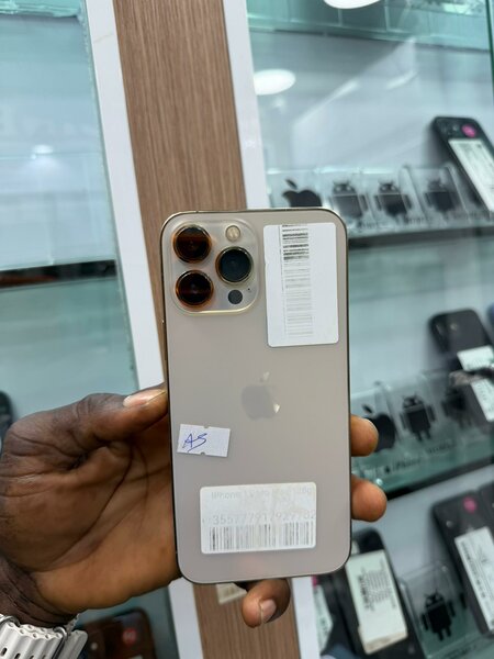 13pro max 128Go batterie  73%