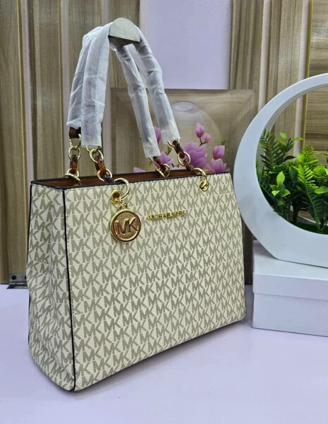 Sac à main stylé MK