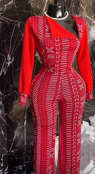 Combinaison  rouge élégante