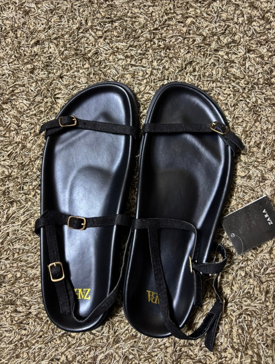 Sandales plates ouvertes ZARA