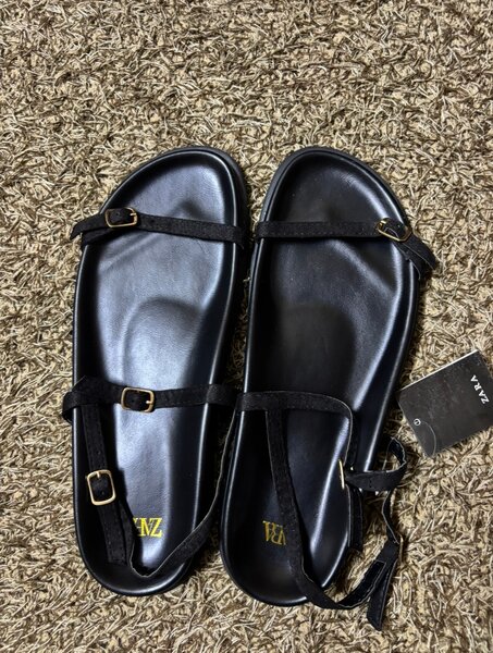 Sandales plates ouvertes ZARA