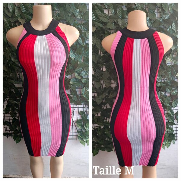 Robe moulante rayée colorée
