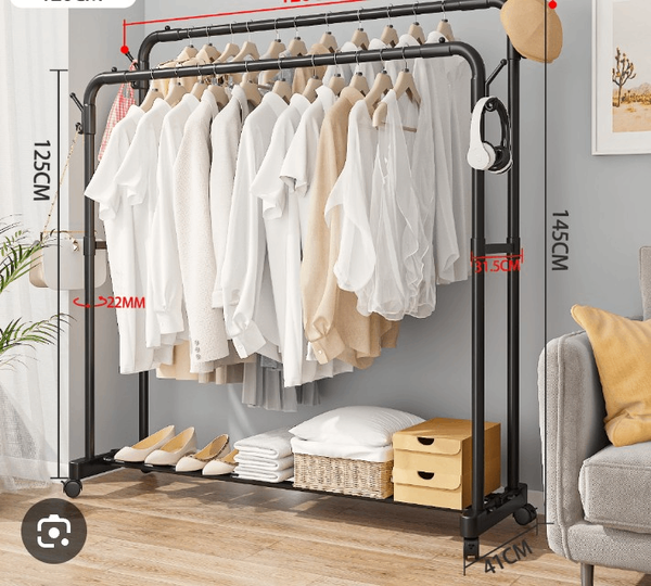 Porte-vêtements sur roulettes