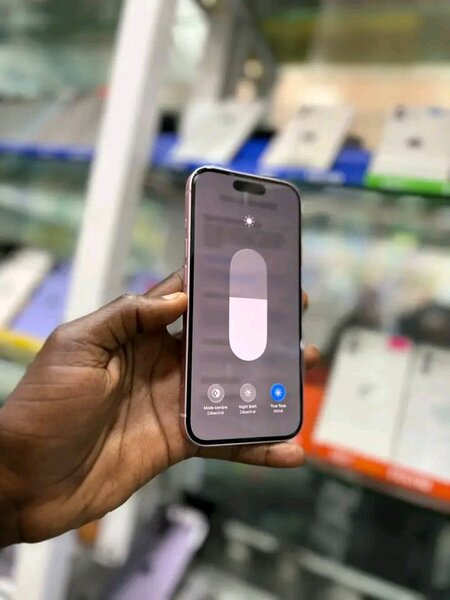 iPhone 14 Rose Neuf Débloqué