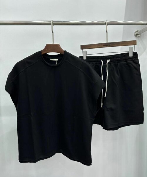 Ensemble sport décontracté