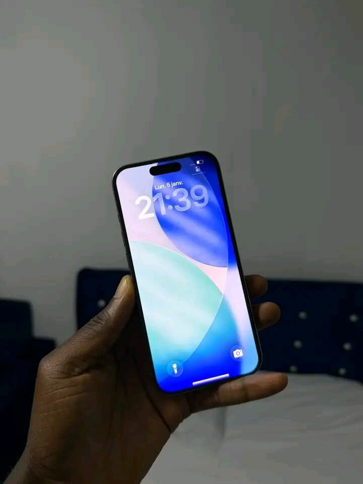 iPhone  15 pro 256 Go